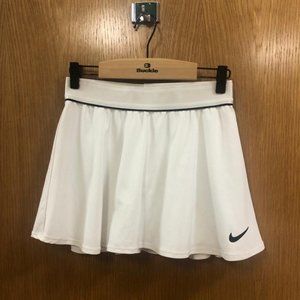Nike tennis skirt/size S